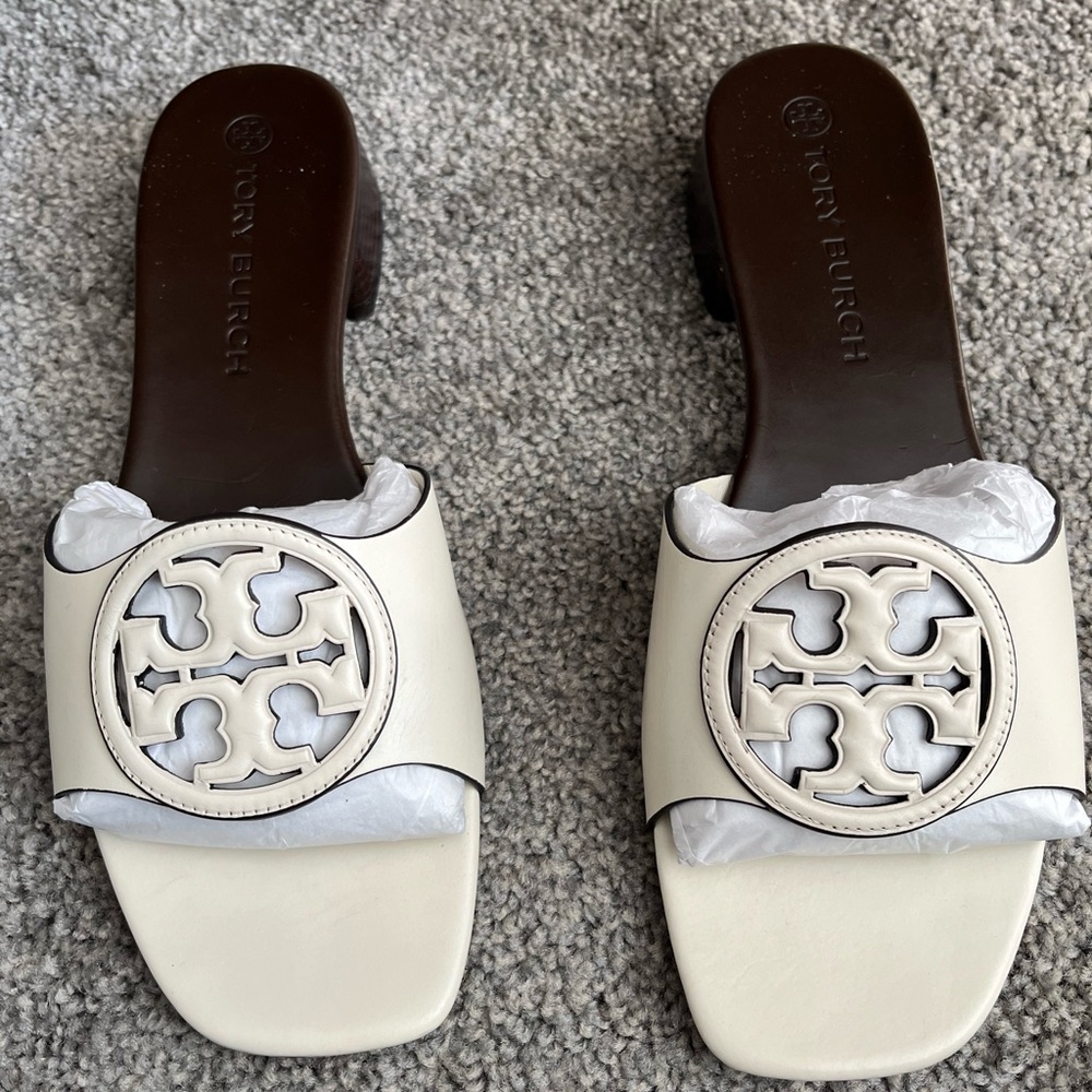 Lightly worn Tory Burch Bombe Miller Slide